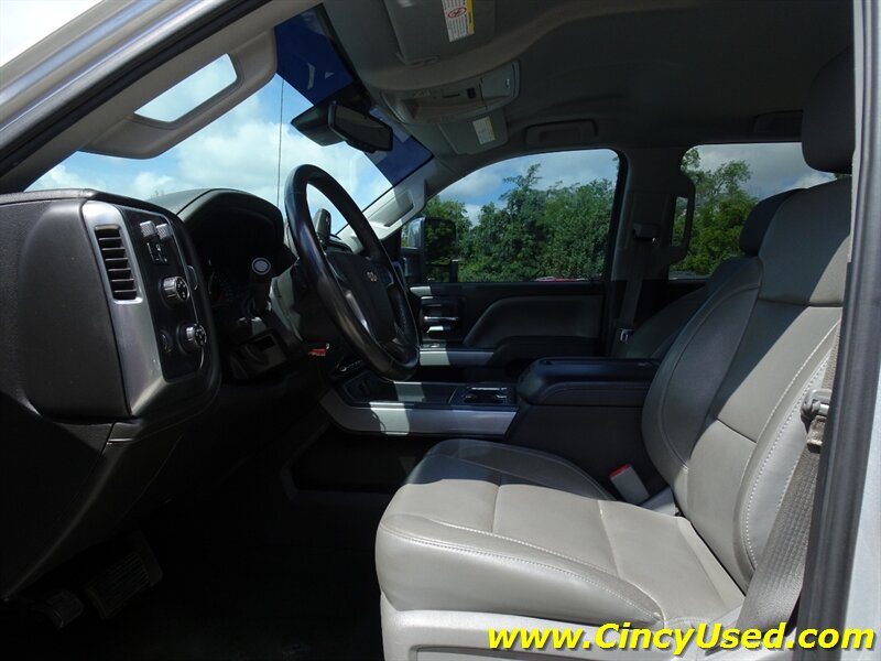 2015 Chevrolet Silverado 2500 LTZ - Photo 10 - Cincinnati, OH 45255