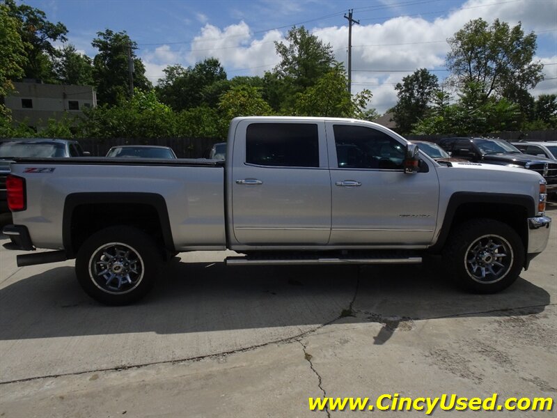 2015 Chevrolet Silverado 2500 LTZ - Photo 5 - Cincinnati, OH 45255