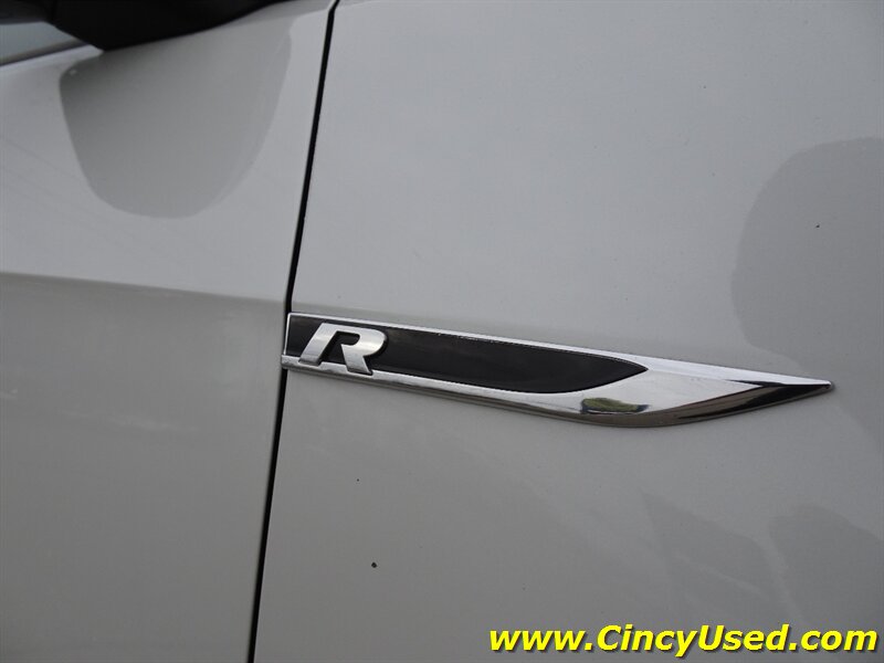 2015 Volkswagen Golf R 4Motion - Photo 33 - Cincinnati, OH 45255