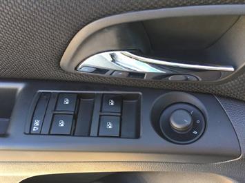 2011 Chevrolet Cruze ECO   - Photo 19 - Cincinnati, OH 45255