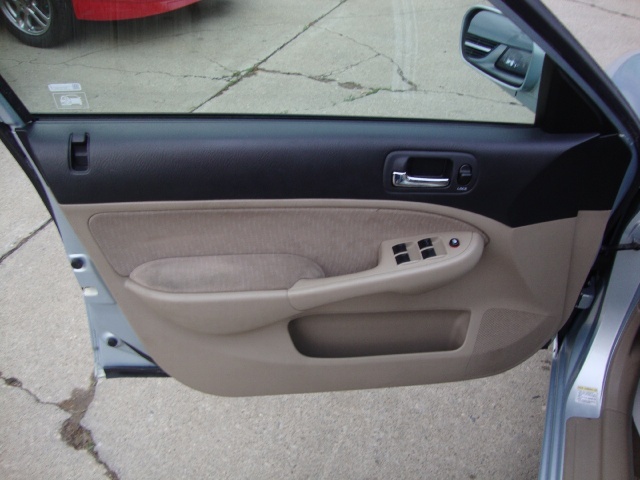 2003 Honda Civic Hybrid   - Photo 23 - Cincinnati, OH 45255