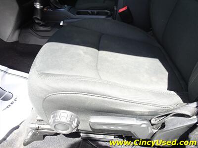 2020 Jeep Gladiator Sport   - Photo 24 - Cincinnati, OH 45255