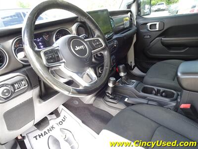 2020 Jeep Gladiator Sport   - Photo 12 - Cincinnati, OH 45255