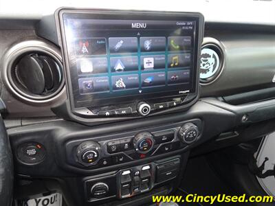 2020 Jeep Gladiator Sport   - Photo 19 - Cincinnati, OH 45255
