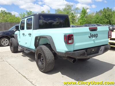 2020 Jeep Gladiator Sport   - Photo 8 - Cincinnati, OH 45255