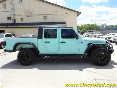 2020 Jeep Gladiator Sport   - Photo 5 - Cincinnati, OH 45255