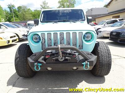 2020 Jeep Gladiator Sport   - Photo 2 - Cincinnati, OH 45255