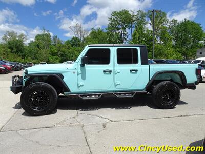 2020 Jeep Gladiator Sport   - Photo 9 - Cincinnati, OH 45255