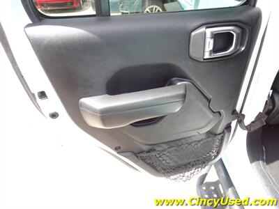 2020 Jeep Gladiator Sport   - Photo 27 - Cincinnati, OH 45255