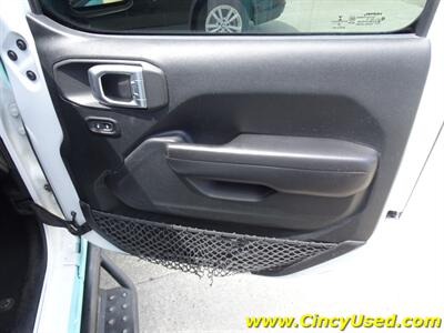 2020 Jeep Gladiator Sport   - Photo 26 - Cincinnati, OH 45255