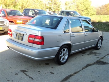 2000 Volvo S70   - Photo 6 - Cincinnati, OH 45255