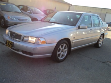 2000 Volvo S70   - Photo 3 - Cincinnati, OH 45255