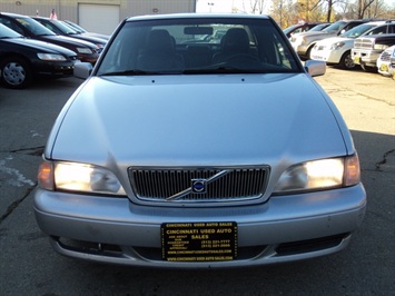 2000 Volvo S70   - Photo 2 - Cincinnati, OH 45255