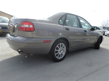 2004 Volvo S40   - Photo 13 - Cincinnati, OH 45255