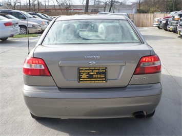 2004 Volvo S40   - Photo 5 - Cincinnati, OH 45255