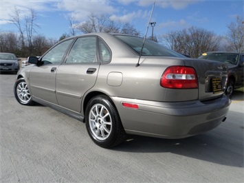 2004 Volvo S40   - Photo 12 - Cincinnati, OH 45255