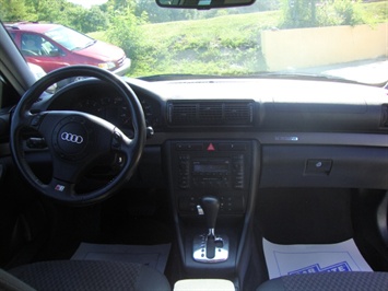 2001 Audi A4   - Photo 9 - Cincinnati, OH 45255