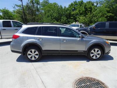 2011 Subaru Outback 2.5i Limited  H4 AWD - Photo 3 - Cincinnati, OH 45255