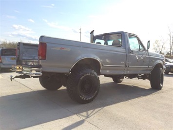 1997 Ford F-350 XL   - Photo 13 - Cincinnati, OH 45255