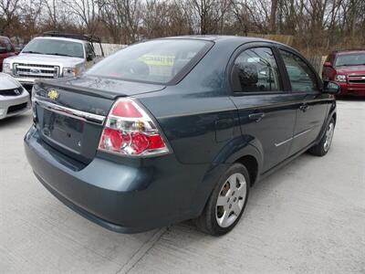 2010 Chevrolet Aveo LT  I4 FWD - Photo 11 - Cincinnati, OH 45255