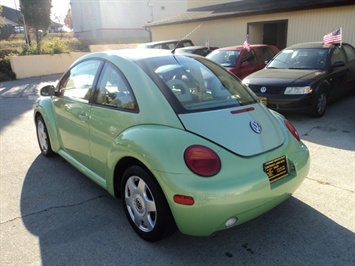 2001 Volkswagen New Beetle GLS   - Photo 4 - Cincinnati, OH 45255