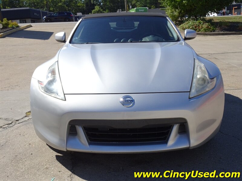 2012 Nissan 370Z Roadster Touring - Photo 2 - Cincinnati, OH 45255