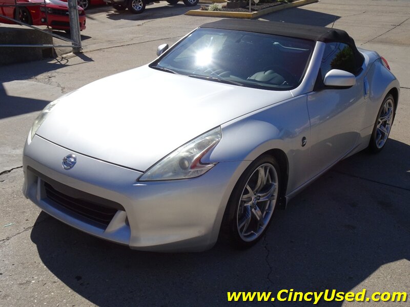 2012 Nissan 370Z Roadster Touring - Photo 5 - Cincinnati, OH 45255