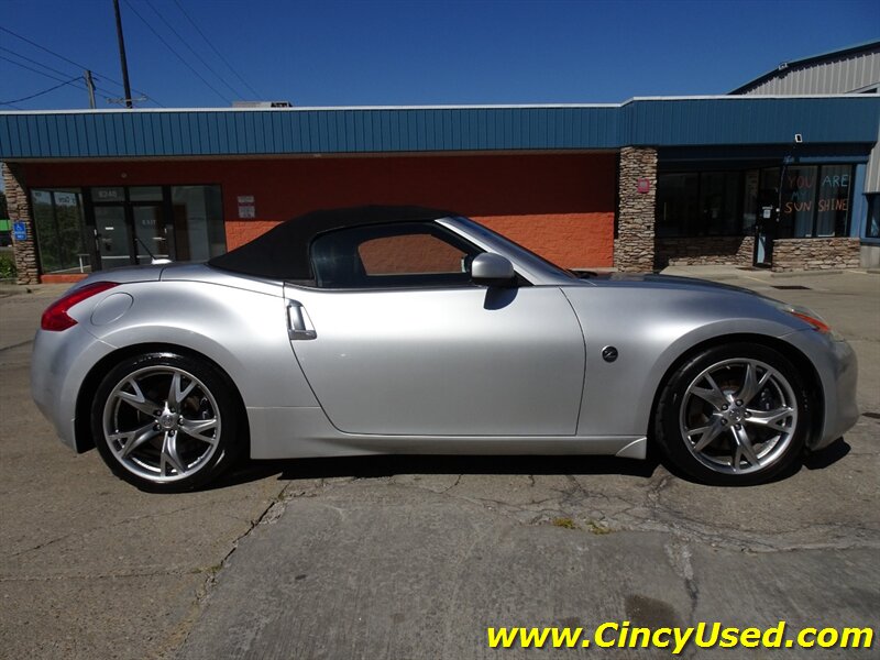 2012 Nissan 370Z Roadster Touring - Photo 7 - Cincinnati, OH 45255