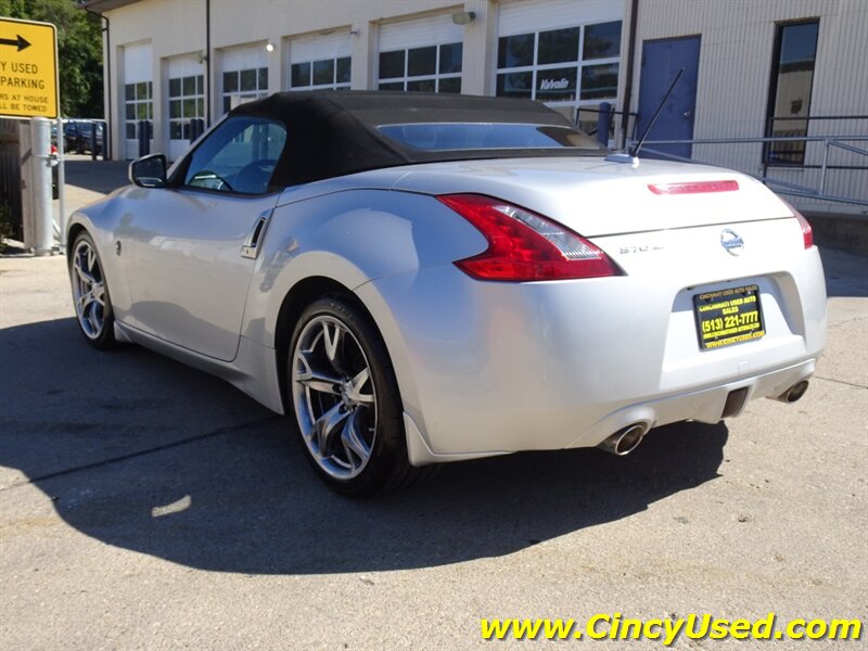 2012 Nissan 370Z Roadster Touring - Photo 11 - Cincinnati, OH 45255