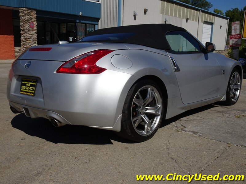 2012 Nissan 370Z Roadster Touring - Photo 9 - Cincinnati, OH 45255