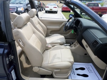 2001 Volkswagen Cabrio GLX   - Photo 8 - Cincinnati, OH 45255