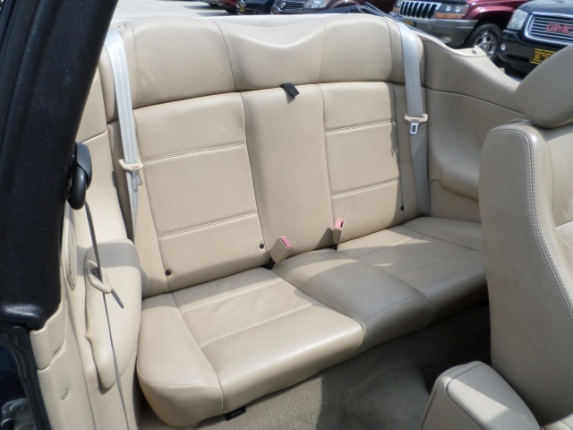 2001 Volkswagen Cabrio GLX - Photo 9 - Cincinnati, OH 45255