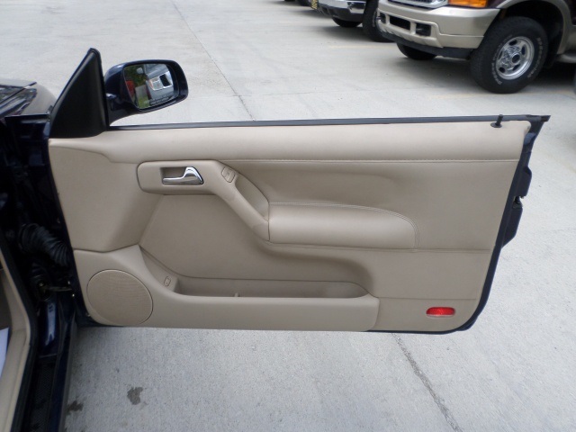 2001 Volkswagen Cabrio GLX - Photo 21 - Cincinnati, OH 45255