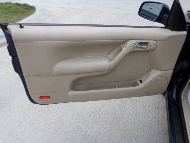 2001 Volkswagen Cabrio GLX - Photo 20 - Cincinnati, OH 45255