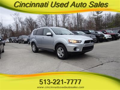 2010 Mitsubishi Outlander ES  2.4L I4 AWD - Photo 1 - Cincinnati, OH 45255