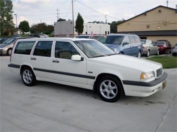 1996 VOLVO 850   - Photo 1 - Cincinnati, OH 45255