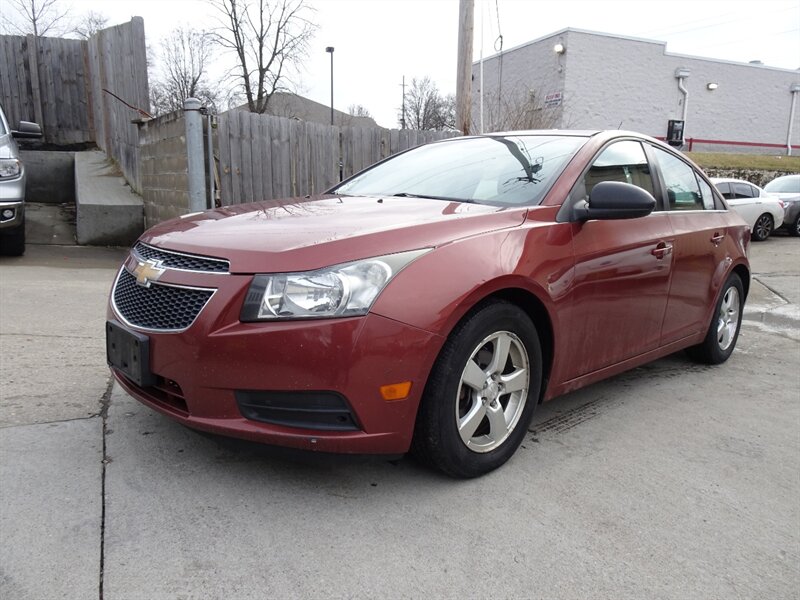 2012 Chevrolet Cruze LT - Photo 3 - Cincinnati, OH 45255