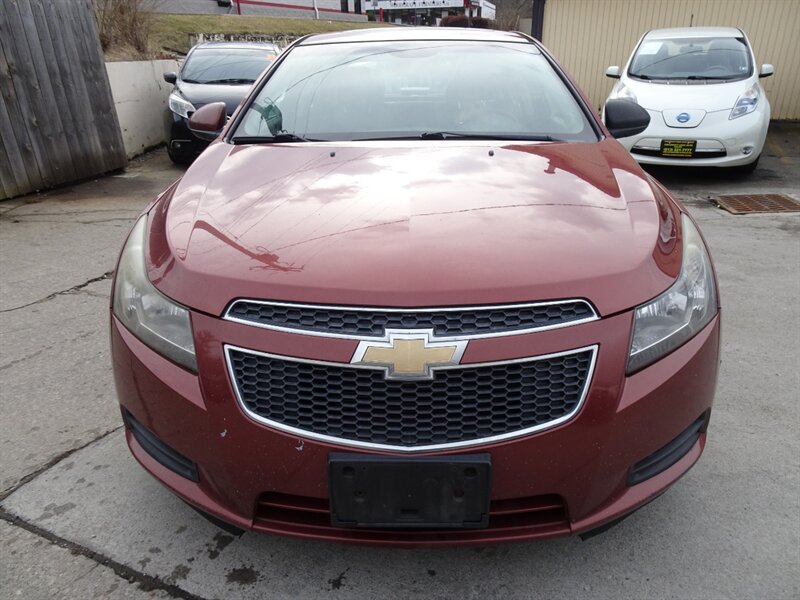 2012 Chevrolet Cruze LT - Photo 2 - Cincinnati, OH 45255