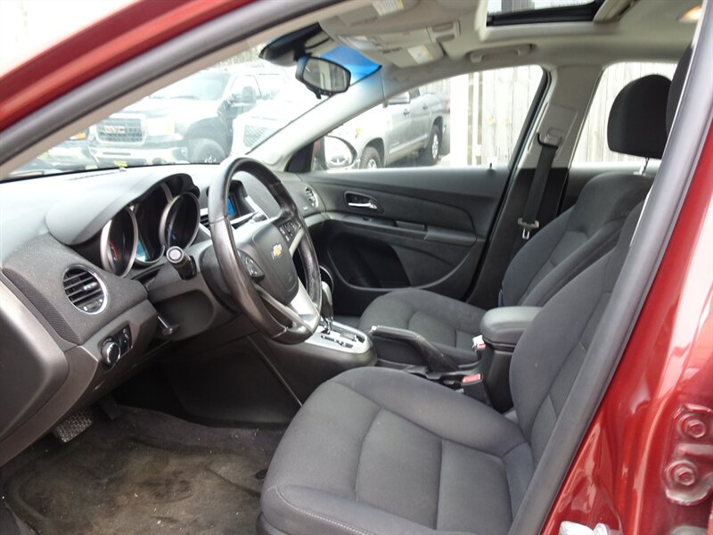 2012 Chevrolet Cruze LT - Photo 10 - Cincinnati, OH 45255