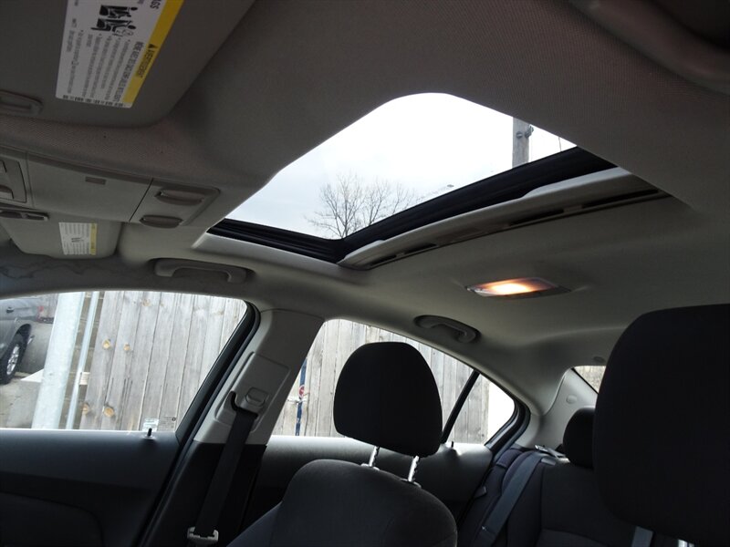 2012 Chevrolet Cruze LT - Photo 20 - Cincinnati, OH 45255