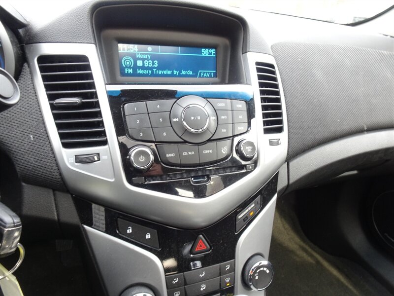 2012 Chevrolet Cruze LT - Photo 16 - Cincinnati, OH 45255