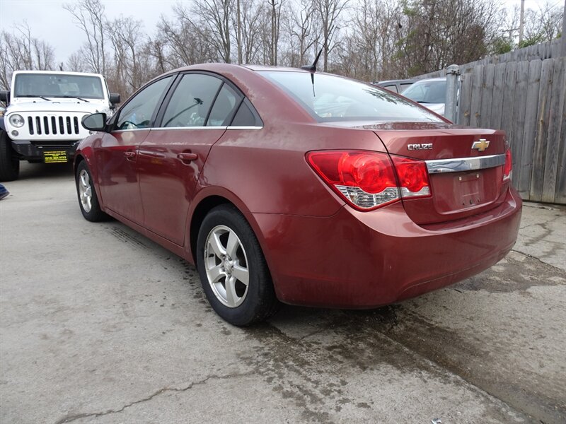 2012 Chevrolet Cruze LT - Photo 8 - Cincinnati, OH 45255