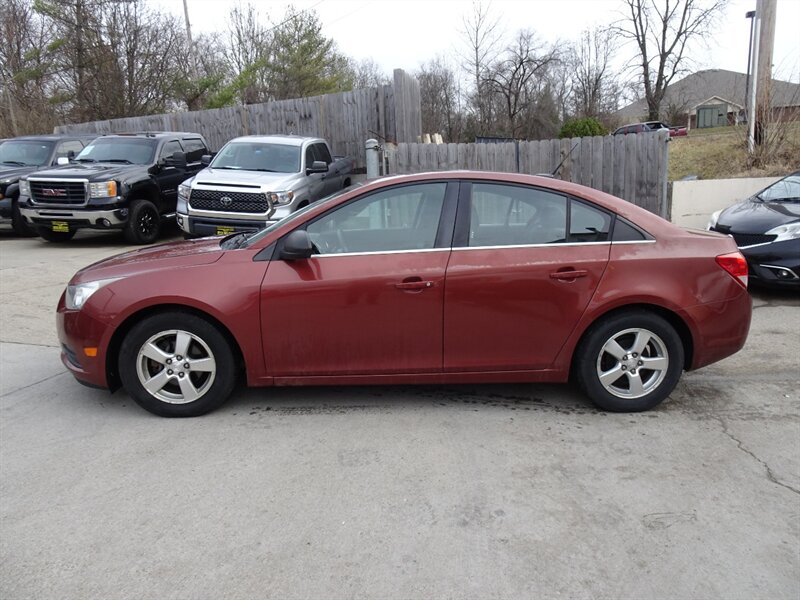 2012 Chevrolet Cruze LT - Photo 4 - Cincinnati, OH 45255