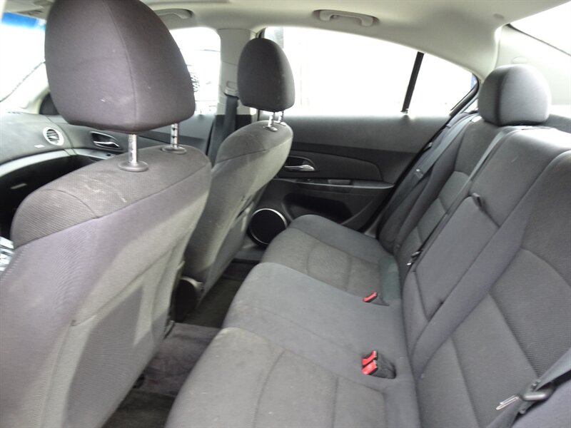 2012 Chevrolet Cruze LT - Photo 11 - Cincinnati, OH 45255