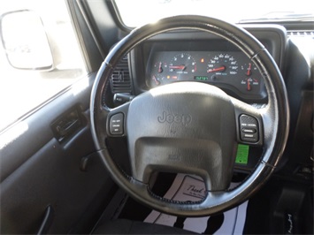 2004 Jeep Wrangler Rubicon   - Photo 19 - Cincinnati, OH 45255