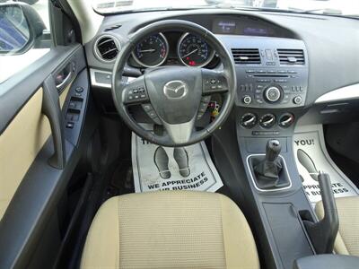 2012 Mazda Mazda3 i Touring  SkyActiv-G I4 FWD - Photo 12 - Cincinnati, OH 45255