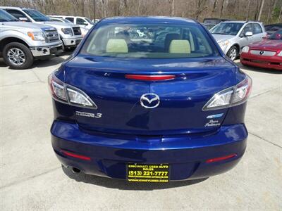 2012 Mazda Mazda3 i Touring  SkyActiv-G I4 FWD - Photo 5 - Cincinnati, OH 45255