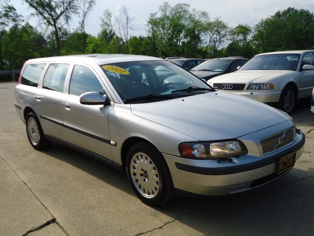 2001 Volvo V70 2.4T For Sale In Cincinnati, Oh | Stock #: 10888