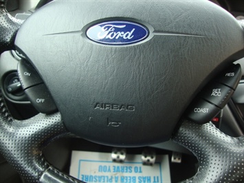 2002 Ford Focus SVT   - Photo 18 - Cincinnati, OH 45255