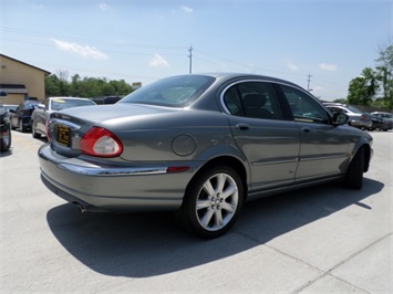 2003 Jaguar X-Type 3.0   - Photo 13 - Cincinnati, OH 45255